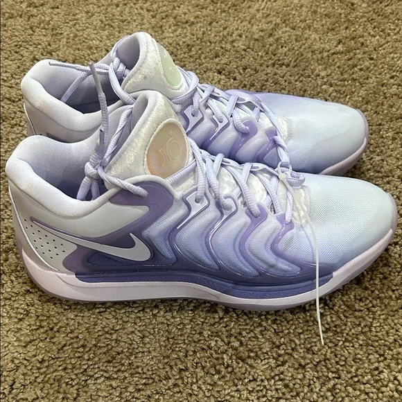 Nike Men's Purple and White Athletic Shoes - Picture 3 of 8